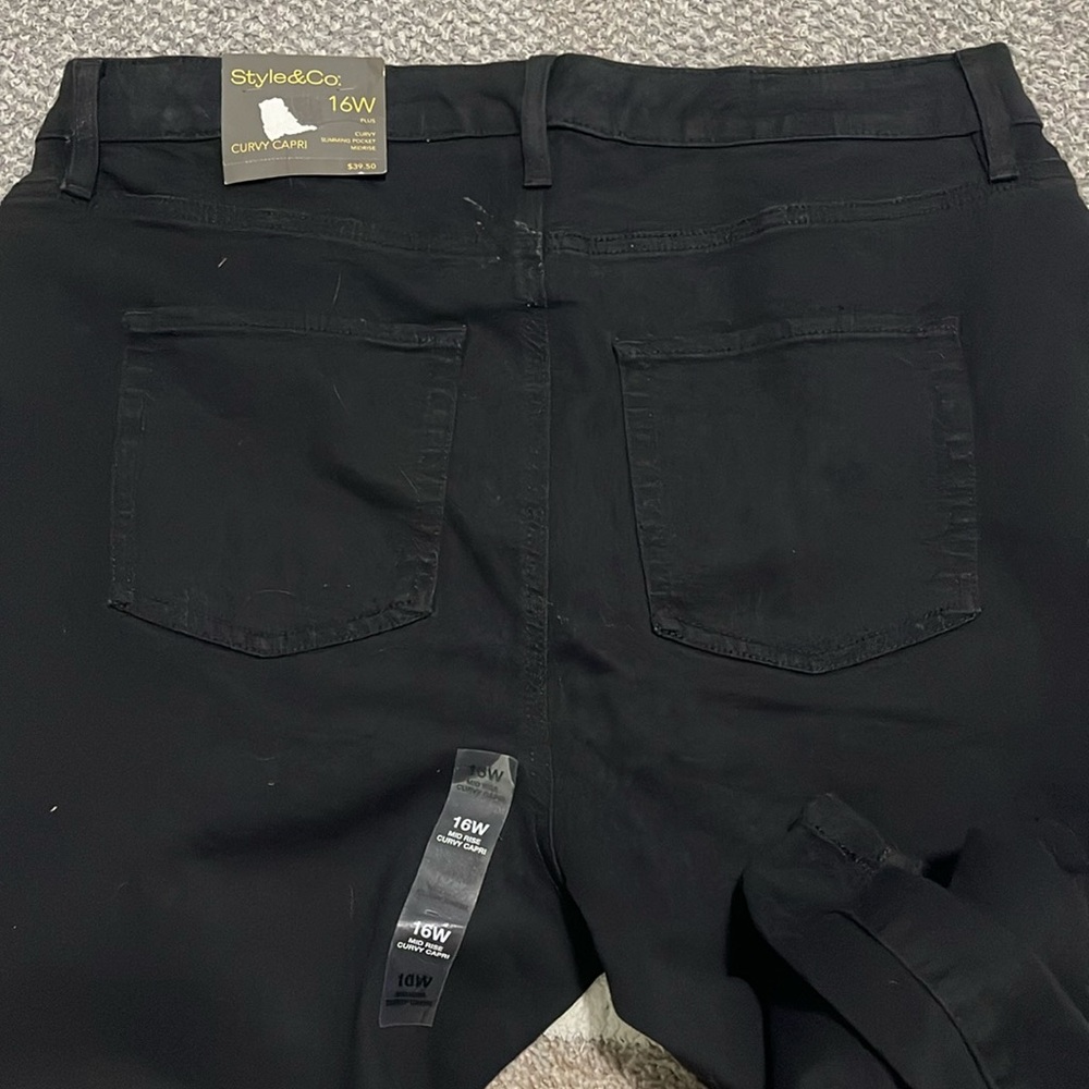 NWT- Style & Co - 14P. Curvy Capri - Picture 4 of 7